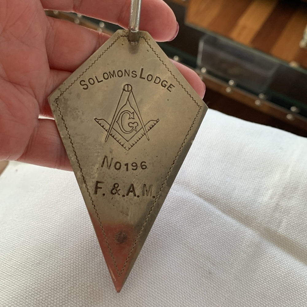Solomons Lodge silver trowel and lodge pin. Mason trowel no. 196 F & A M